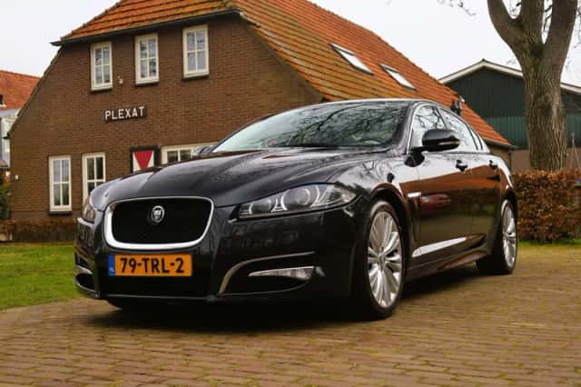Jaguar XF (2012) thumbnail 1
