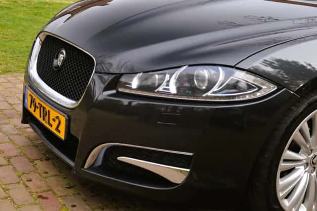 Jaguar XF (2012) thumbnail 4