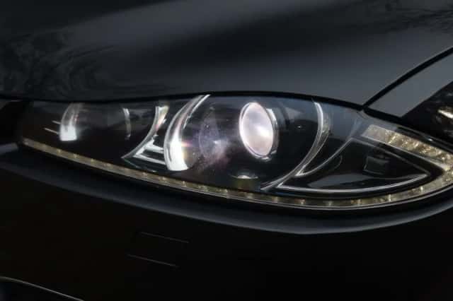 Jaguar XF (2012) thumbnail 5