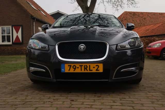 Jaguar XF (2012) thumbnail 6