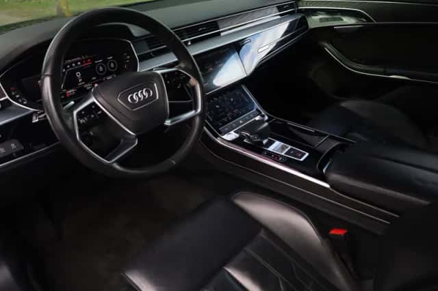 Audi A8 (2018) thumbnail 2