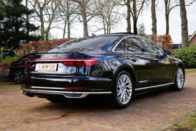 Audi A8 (2018) thumbnail 3