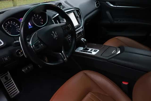 Maserati Ghibli (2015) thumbnail 2