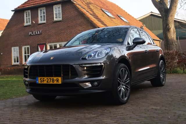 Porsche Macan (2016) thumbnail 1