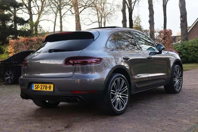 Porsche Macan (2016) thumbnail 3