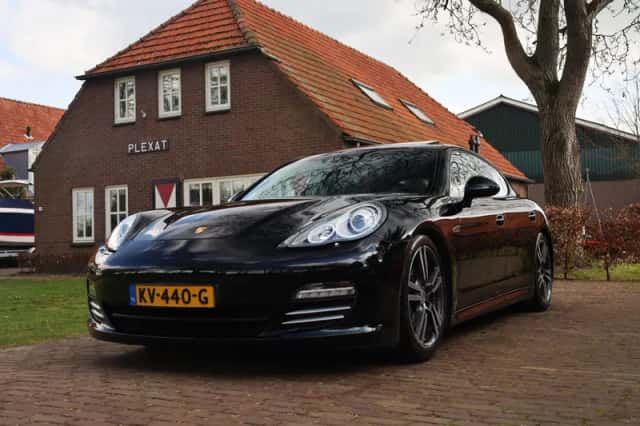 Porsche Panamera (2011) thumbnail 1