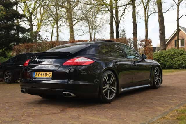Porsche Panamera (2011) thumbnail 3