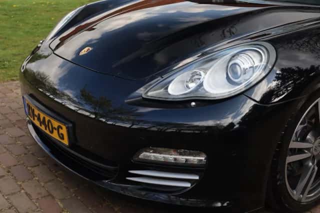 Porsche Panamera (2011) thumbnail 4