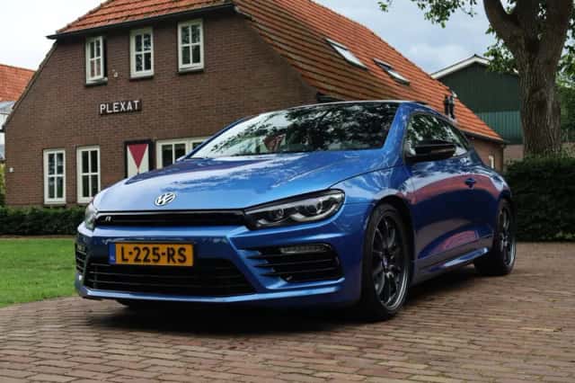 Volkswagen Scirocco (2016) thumbnail 1
