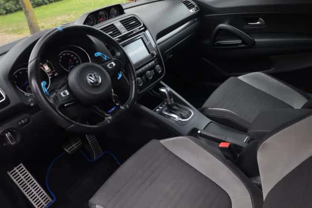 Volkswagen Scirocco (2016) thumbnail 2