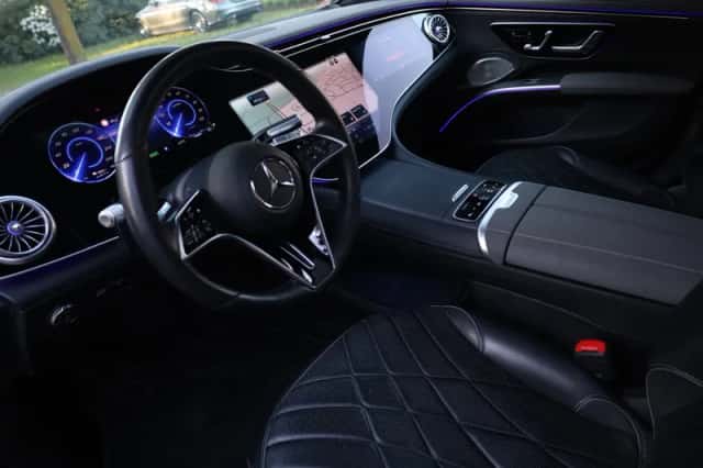 Mercedes-Benz EQS (2023) thumbnail 2