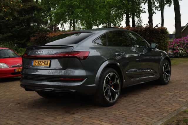 Audi e-tron Sportback (2021) thumbnail 3