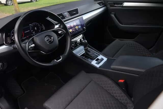 Škoda Superb (2022) thumbnail 2