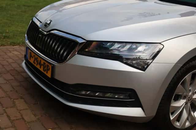 Škoda Superb (2022) thumbnail 4