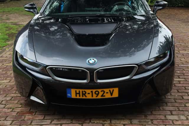 BMW i8 (2015) thumbnail 4