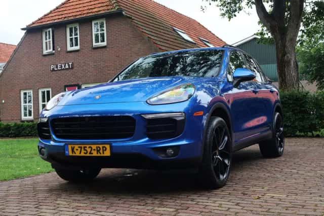 Porsche Cayenne (2017) thumbnail 1