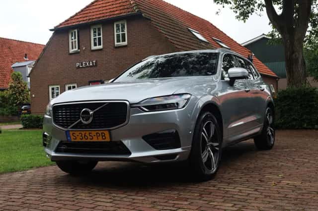 Volvo XC60 (2018) thumbnail 1