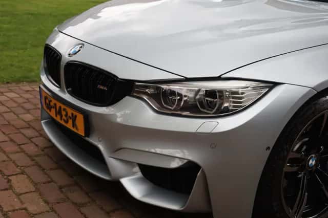 BMW M4 (2015) thumbnail 4