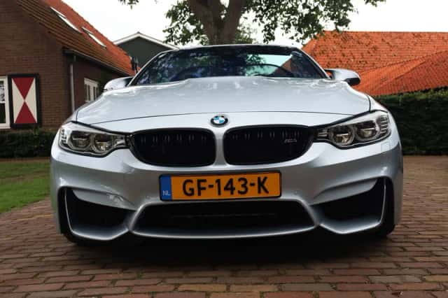 BMW M4 (2015) thumbnail 6