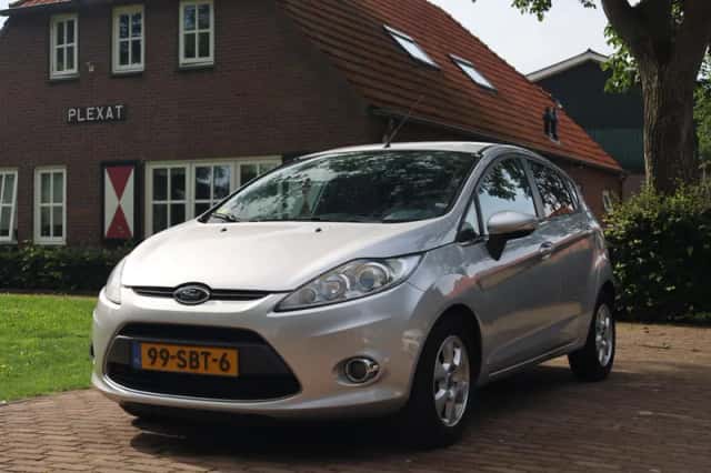 Ford Fiesta (2011) thumbnail 1