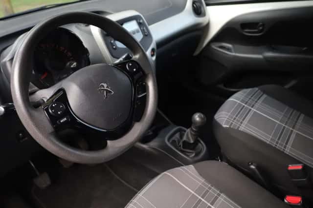 Peugeot 108 (2016) thumbnail 2