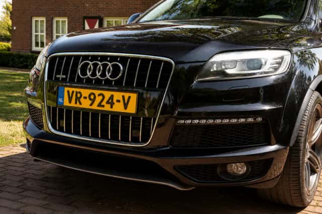 Audi Q7 (2010) thumbnail 4
