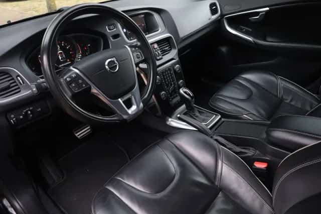 Volvo V40 (2017) thumbnail 2