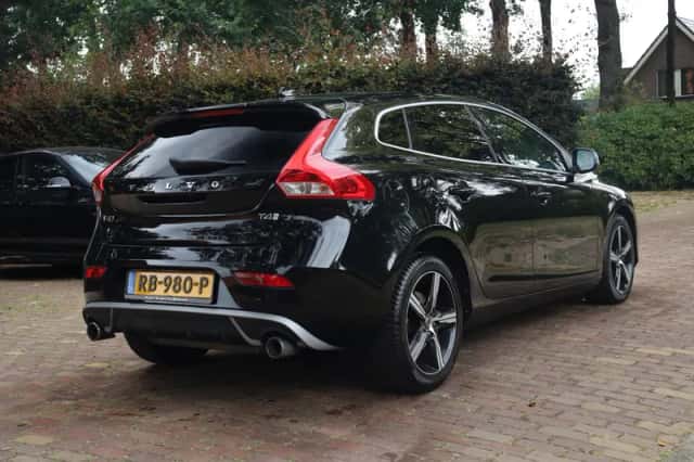 Volvo V40 (2017) thumbnail 3