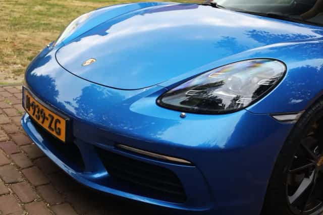 Porsche 718 Cayman (2017) thumbnail 4