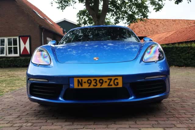 Porsche 718 Cayman (2017) thumbnail 5