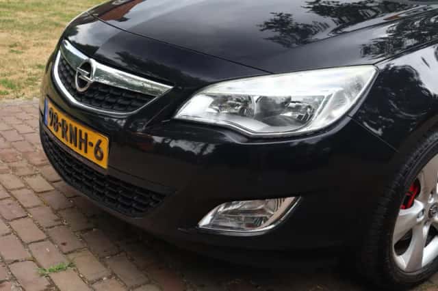 Opel Astra (2011) thumbnail 4