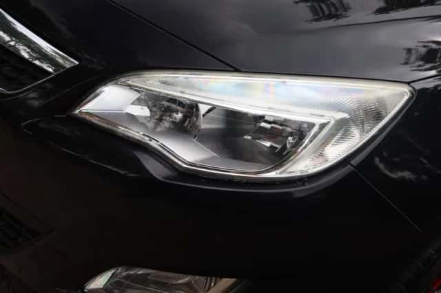 Opel Astra (2011) thumbnail 5