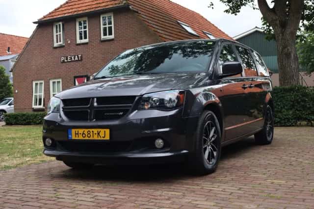 Dodge Grand Caravan (2018) thumbnail 1