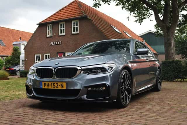 BMW 5-Serie (2017) thumbnail 1