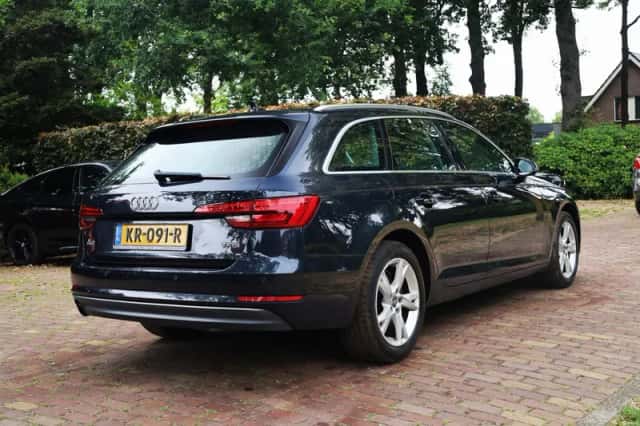 Audi A4 (2017) thumbnail 3