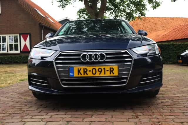 Audi A4 (2017) thumbnail 5