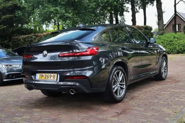 BMW X4 (2018) thumbnail 3