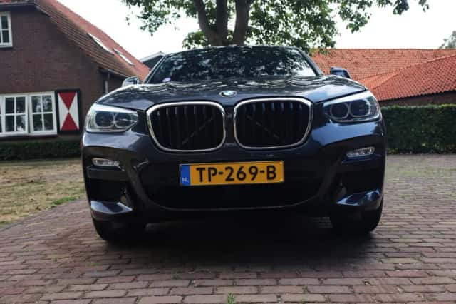 BMW X4 (2018) thumbnail 6