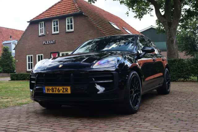 Porsche Macan (2020) thumbnail 1