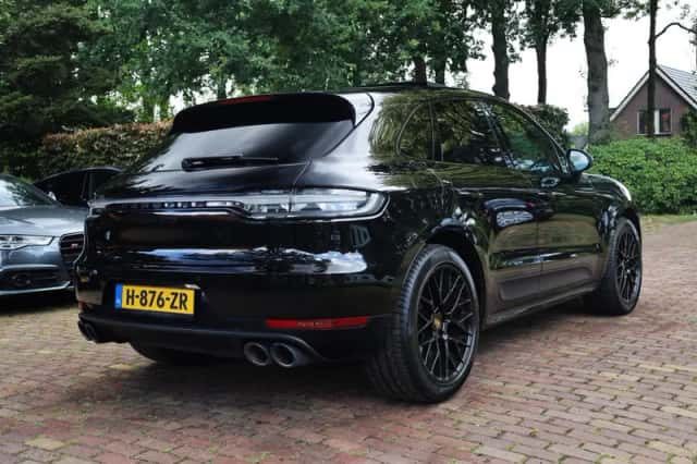 Porsche Macan (2020) thumbnail 3