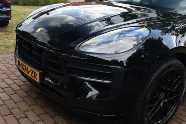 Porsche Macan (2020) thumbnail 4