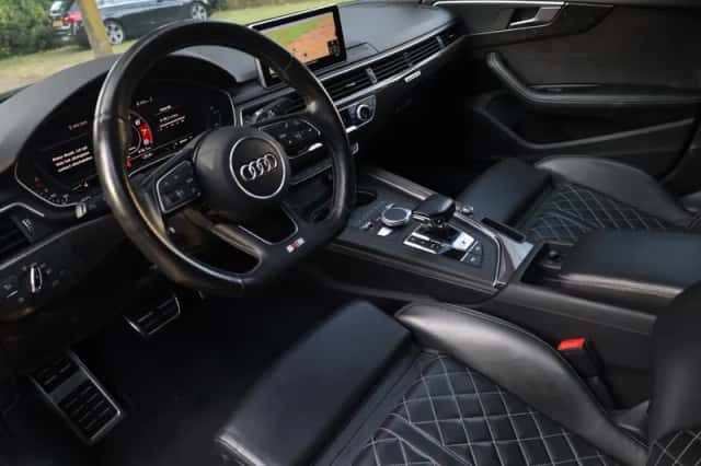 Audi S5 (2017) thumbnail 2