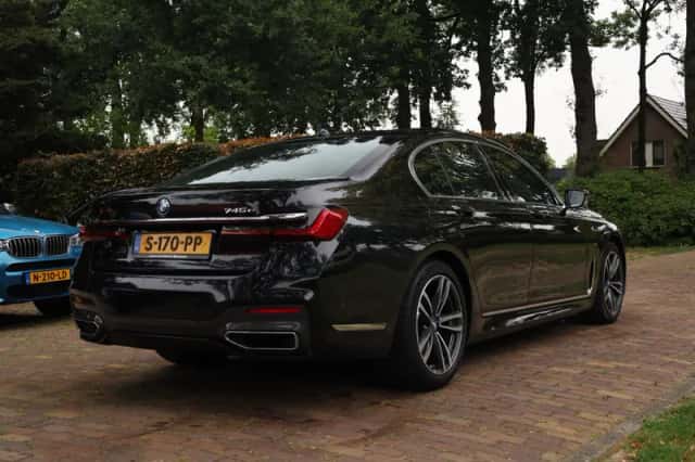 BMW 7-Serie (2022) thumbnail 3