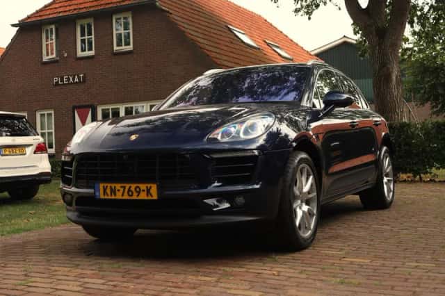 Porsche Macan (2016) thumbnail 1