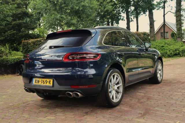 Porsche Macan (2016) thumbnail 3