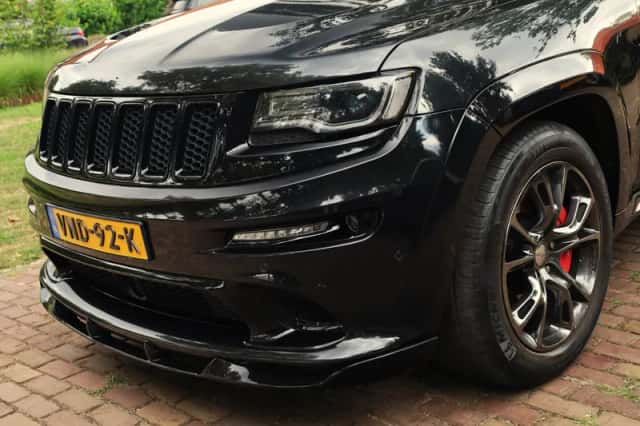 Jeep Grand Cherokee (2016) thumbnail 4