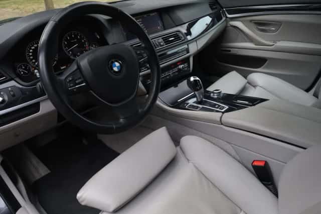 BMW 5-Serie (2011) thumbnail 2
