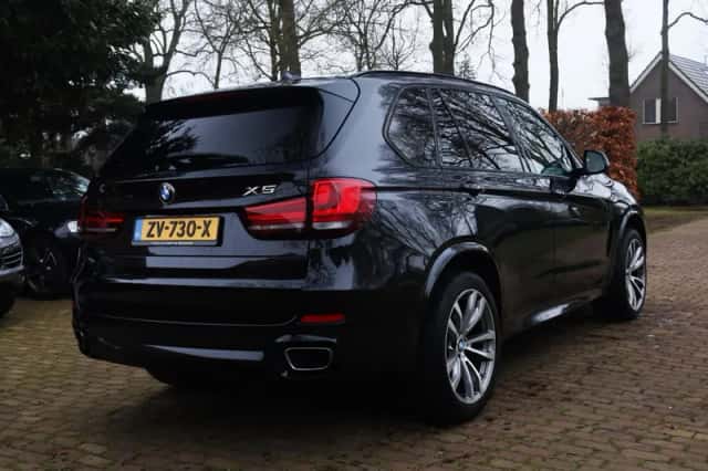 BMW X5 (2016) thumbnail 3