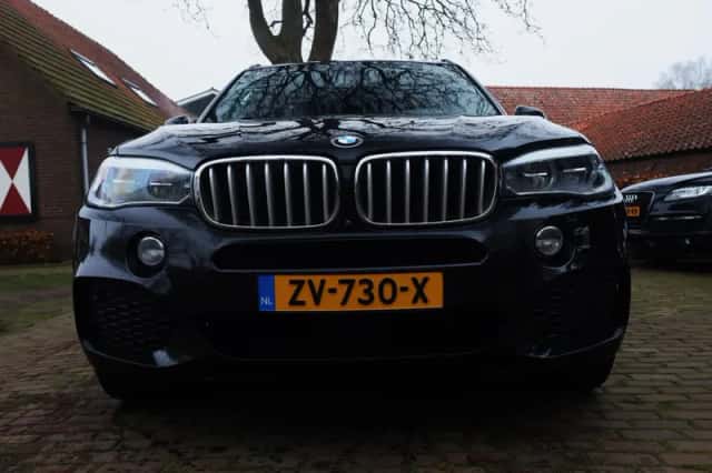 BMW X5 (2016) thumbnail 6