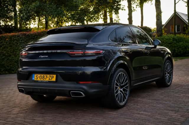 Porsche Cayenne Coupé (2021) thumbnail 3